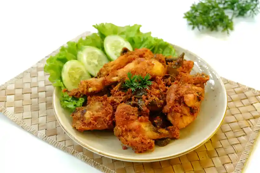 Ayam Goreng Basah Yang Empuk Dan Rasanya Menggiurkan