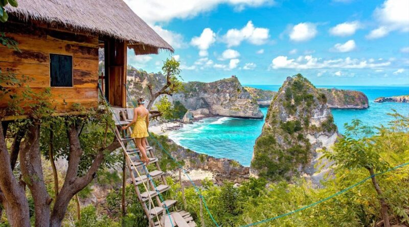 Pemandangan Tersembunyi Stone Balancing Di Nusa Penida