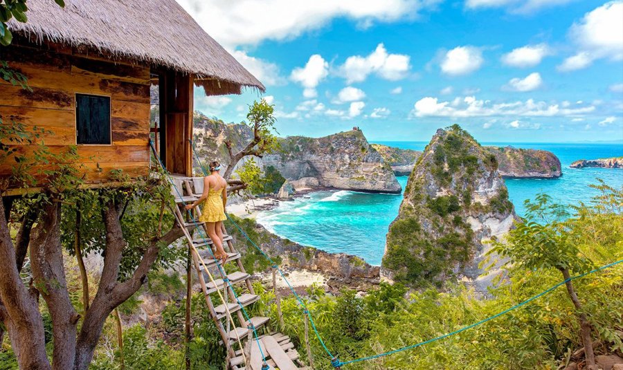 Pemandangan Tersembunyi Stone Balancing Di Nusa Penida