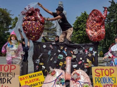 Kampanye Anti Plastik Kreatif