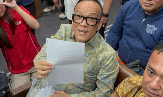 Eks Wamenaker Noel Bawa Surat dari Anak yang Berisi Rindu dan Doa