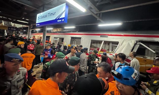 Insiden Tabrakan KA Argo Bromo & KRL di Bekasi, Penyebabnya?