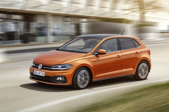 Mobil Volkswagen Passat Sedan Mid-Size Yang Populer