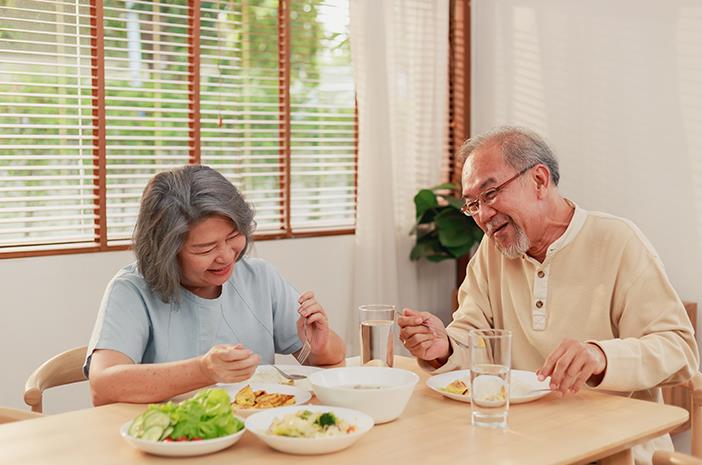 Mengatur Pola Makan Seimbang Untuk Lansia, Apakah Penting?