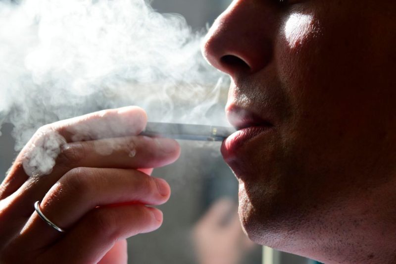 Darurat Pengguna Rokok