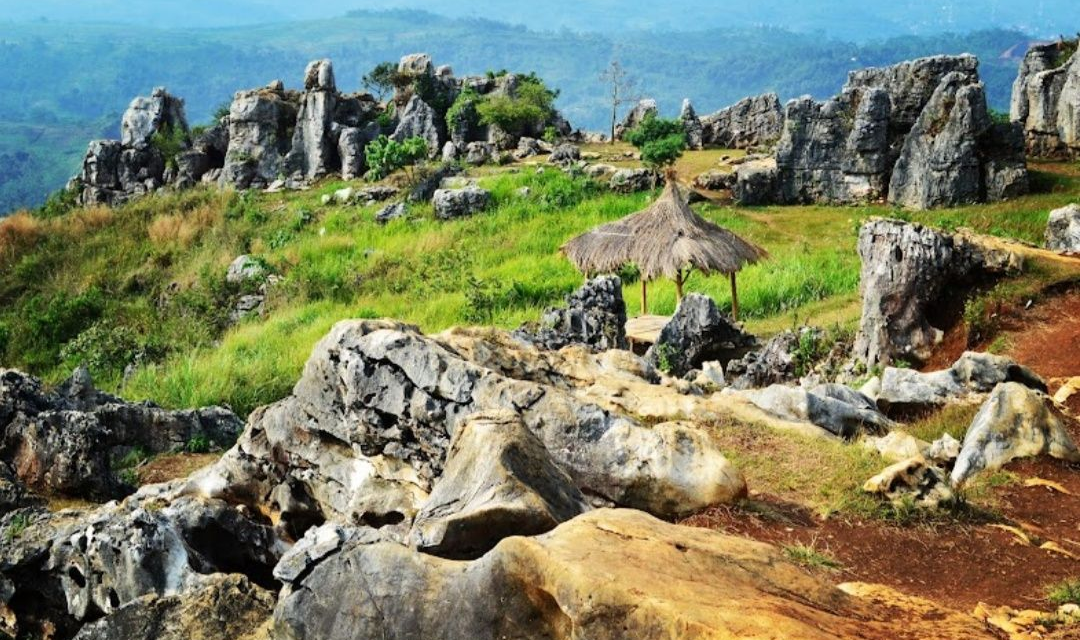 Pesona Stone Garden Yang Menyimpan Nilai Sejarah Dan Edukasi