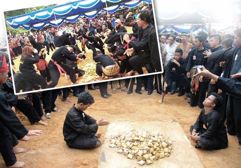 Tradisi Perang Ketupat