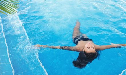 Berenang Saat Haid, Ini Anjuran Dan Pandangan Dari Ahli